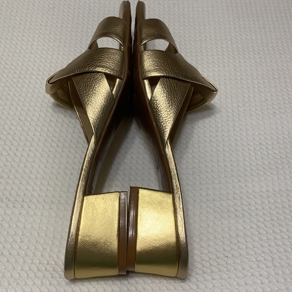 NWOB Silvana Diez gold sandals classy - Picture 5 of 14
